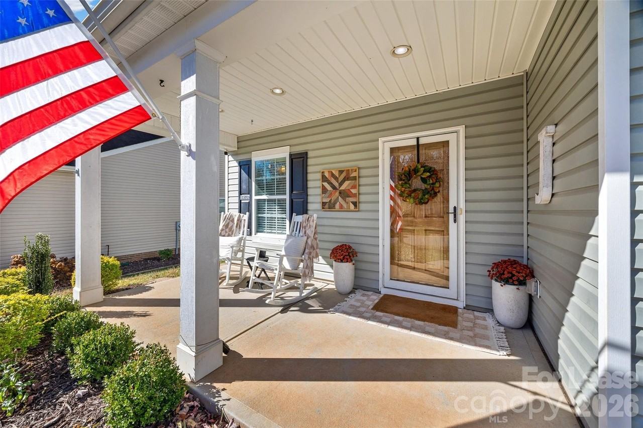 1668 Beleek Ridge Ln - Photo 2 of 48
