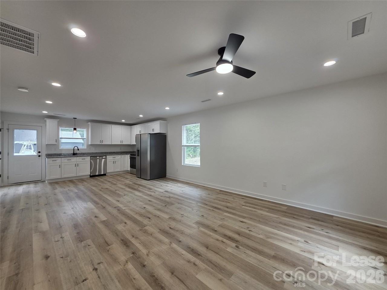 163 Hillcrest Rd - Photo 2 of 13