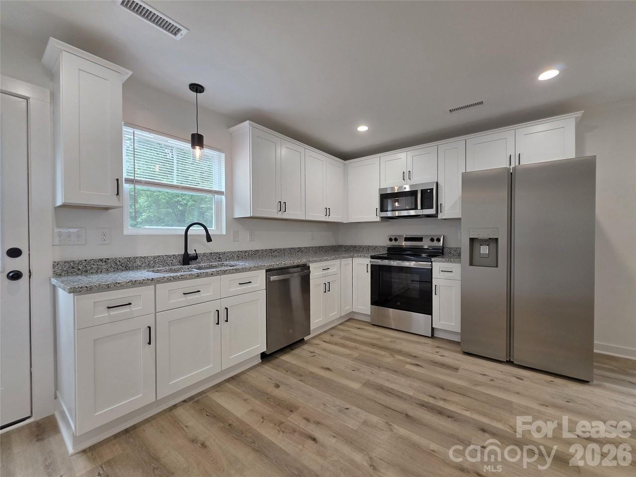 163 Hillcrest Rd - Photo 4 of 13
