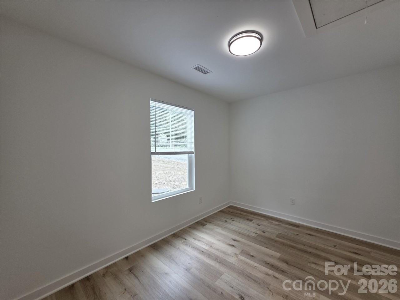 163 Hillcrest Rd - Photo 5 of 13