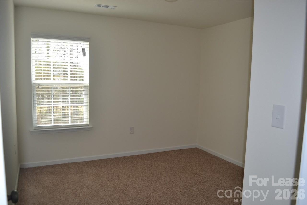 4511 Trunk Bay Dr - Photo 7 of 14