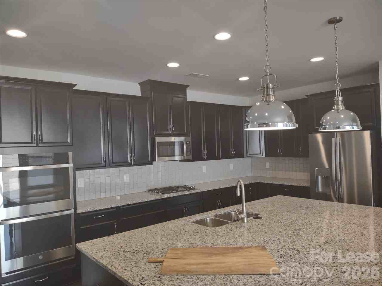 906 Acorn Way - Photo 2 of 16