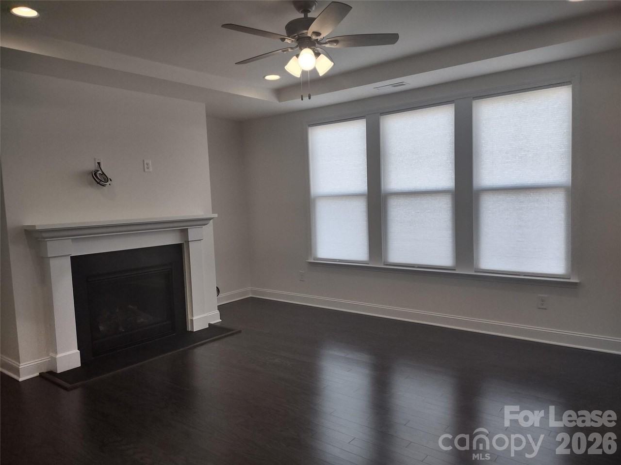 906 Acorn Way - Photo 4 of 16