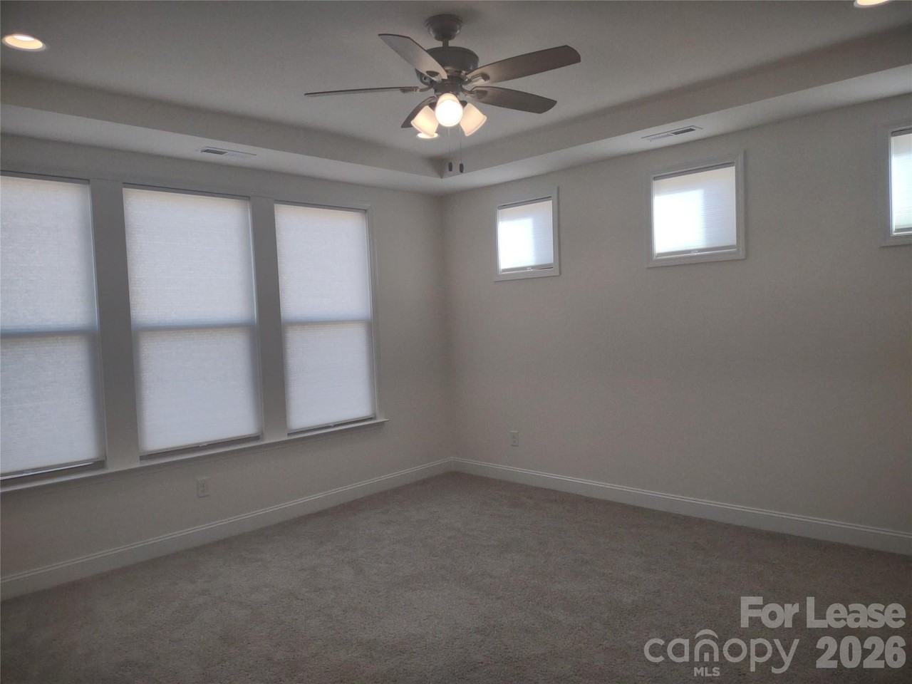 906 Acorn Way - Photo 7 of 16