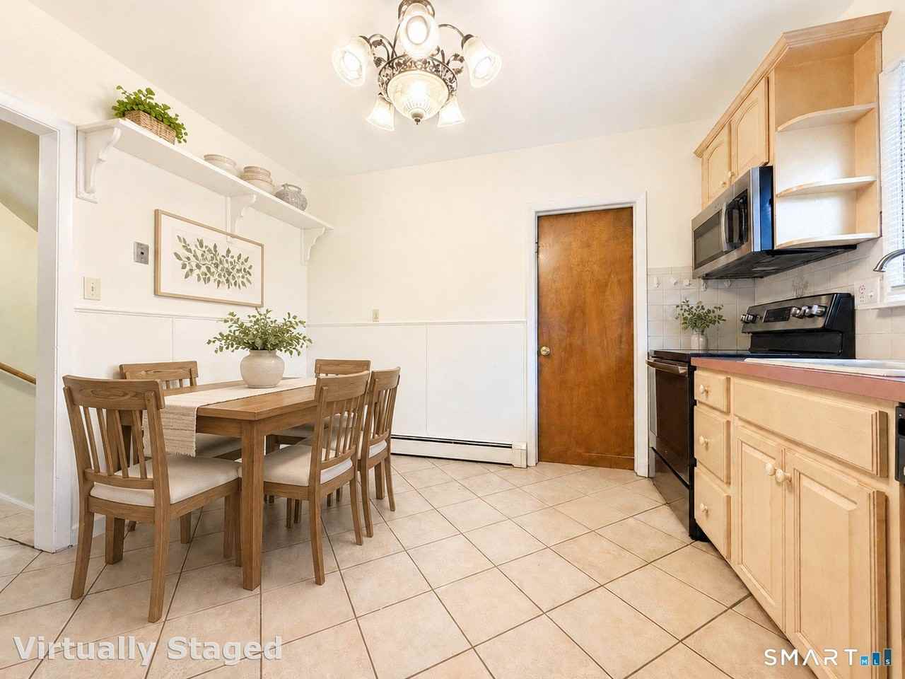 291 Strawberry Hill Ave - Photo 6 of 18