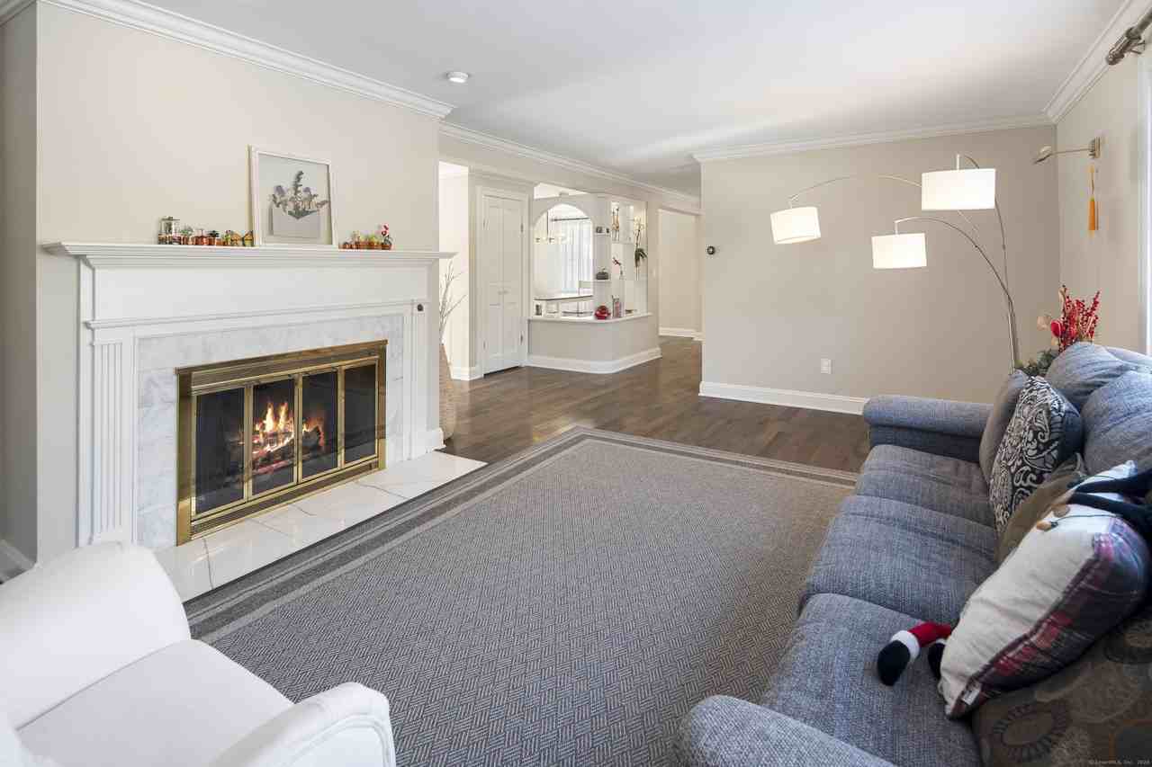 64 White Oak Shade Rd - Photo 4 of 29