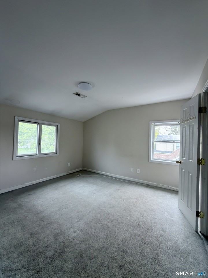 41 Perth St - Photo 3 of 7