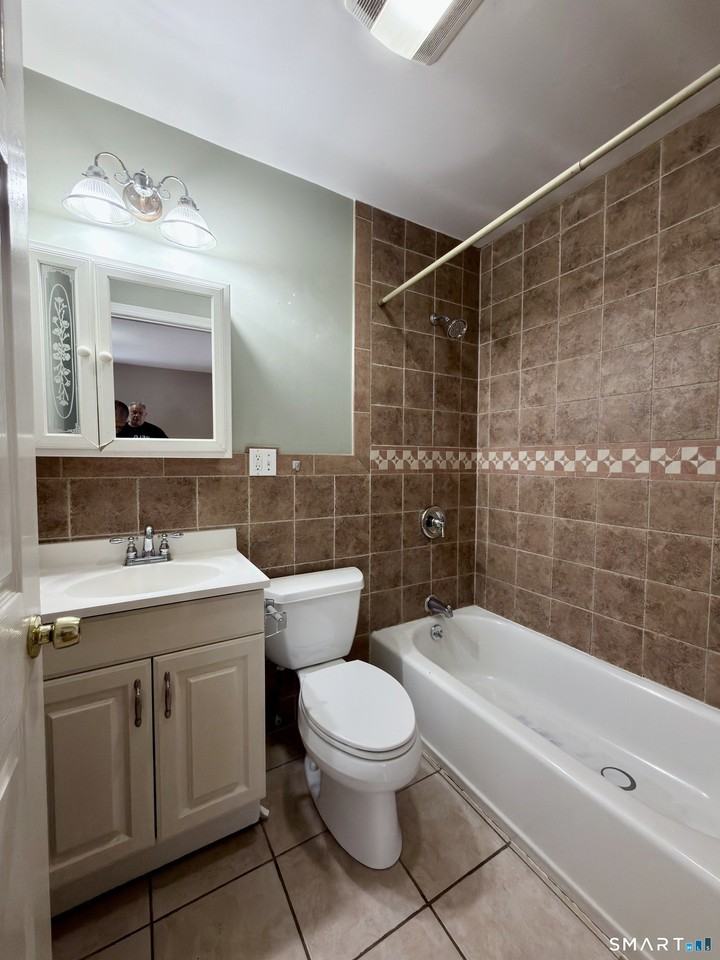 41 Perth St - Photo 5 of 7
