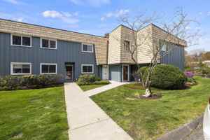 featured image of 1153 Stratfield Rd #1153