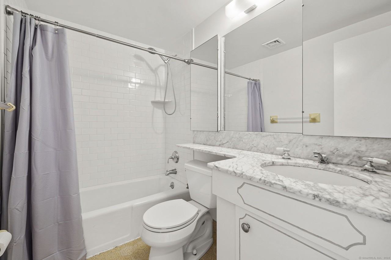 1153 Stratfield Rd #1153 - Photo 7 of 18