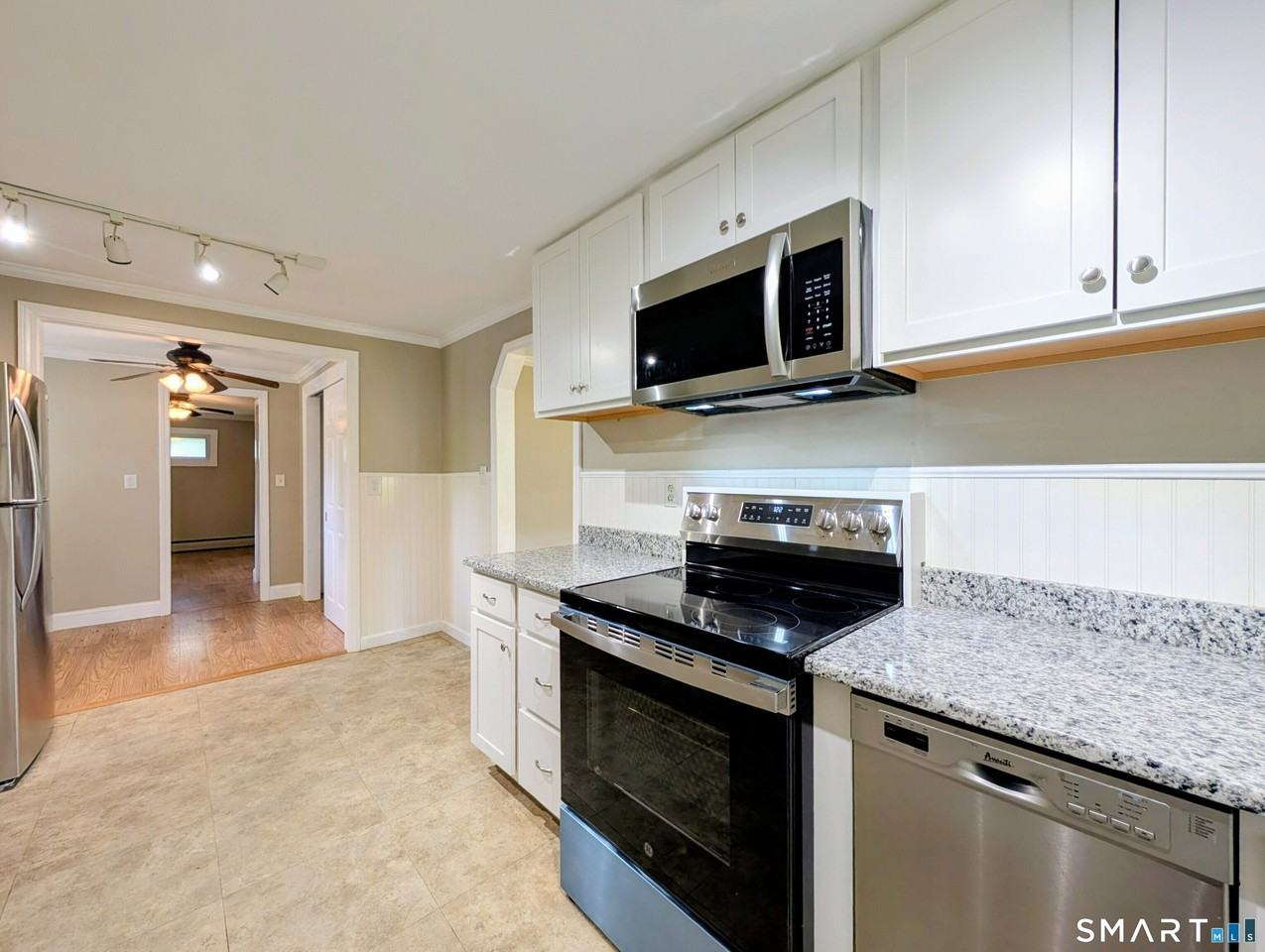 173 Daly Rd - Photo 5 of 27