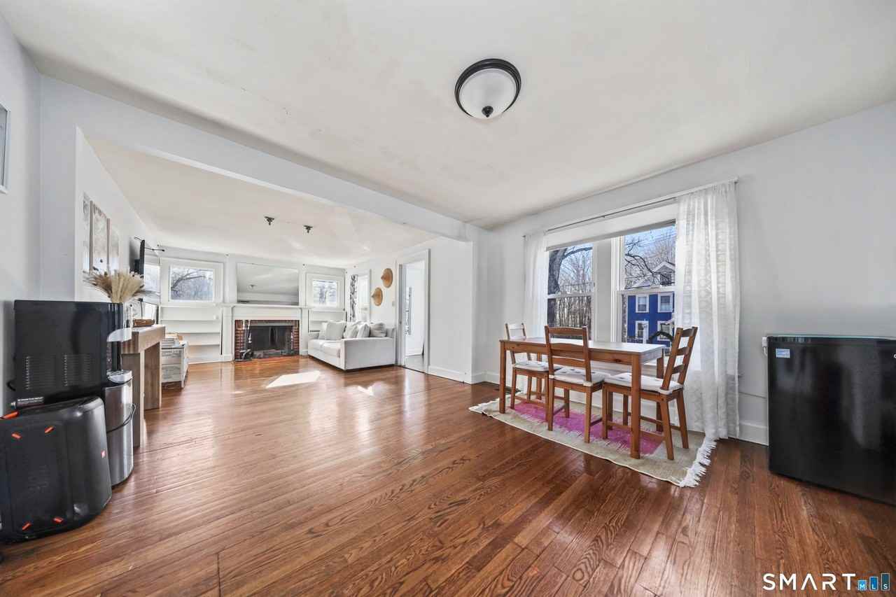 196 Waite St - Photo 3 of 11
