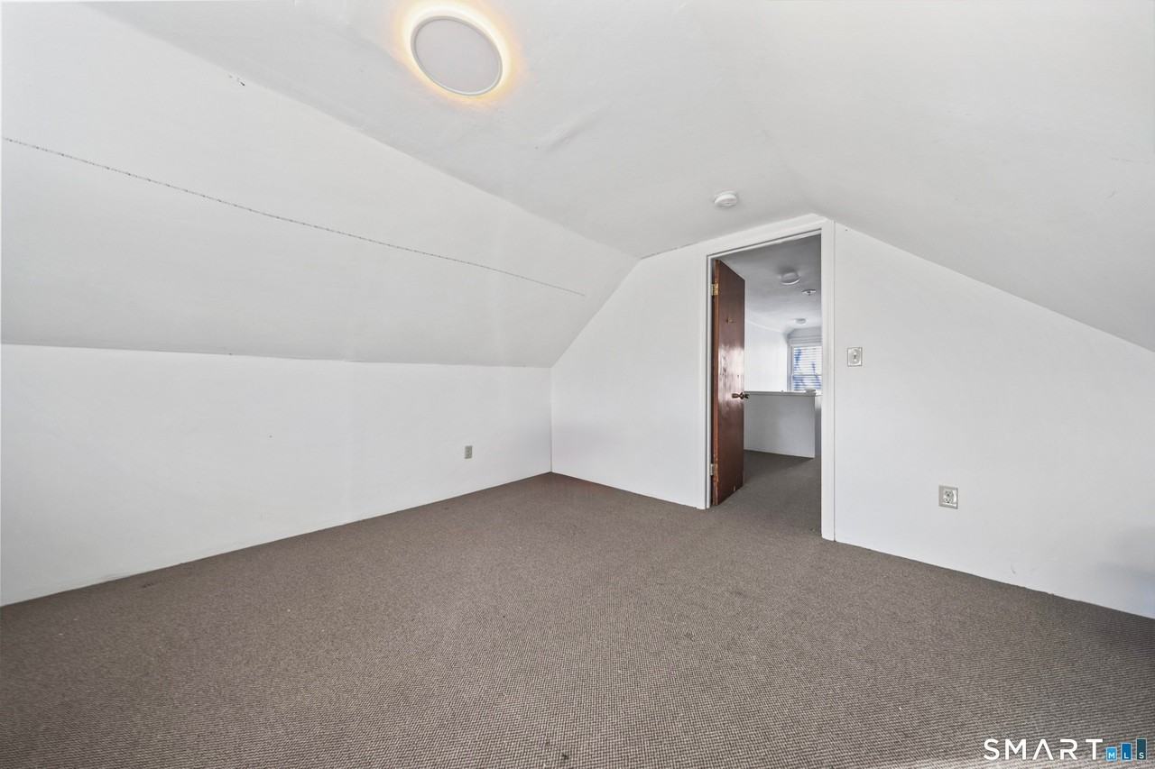 196 Waite St - Photo 7 of 11