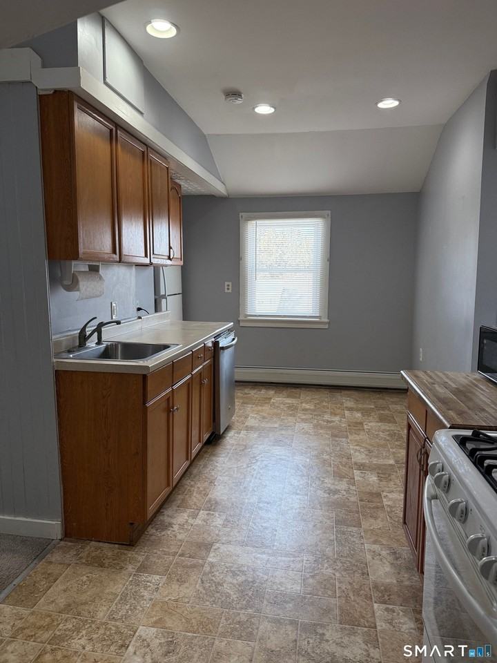 12 Hillcrest Ave #3 - Photo 5 of 17