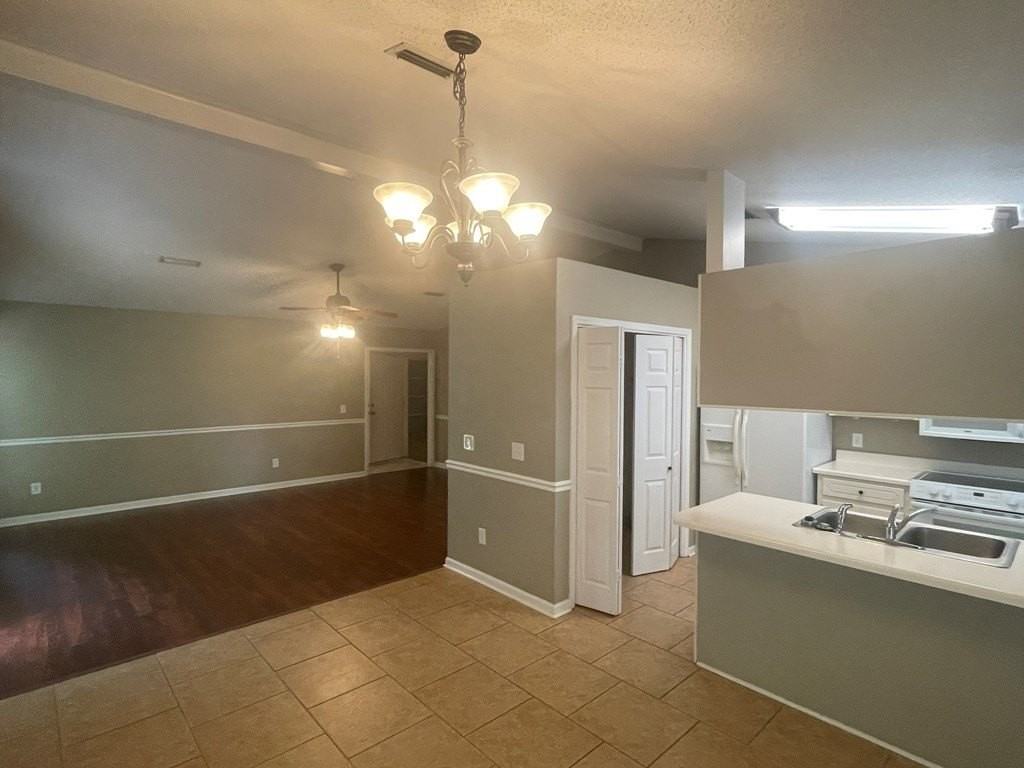 117 Woodleigh Rd - Photo 5 of 8