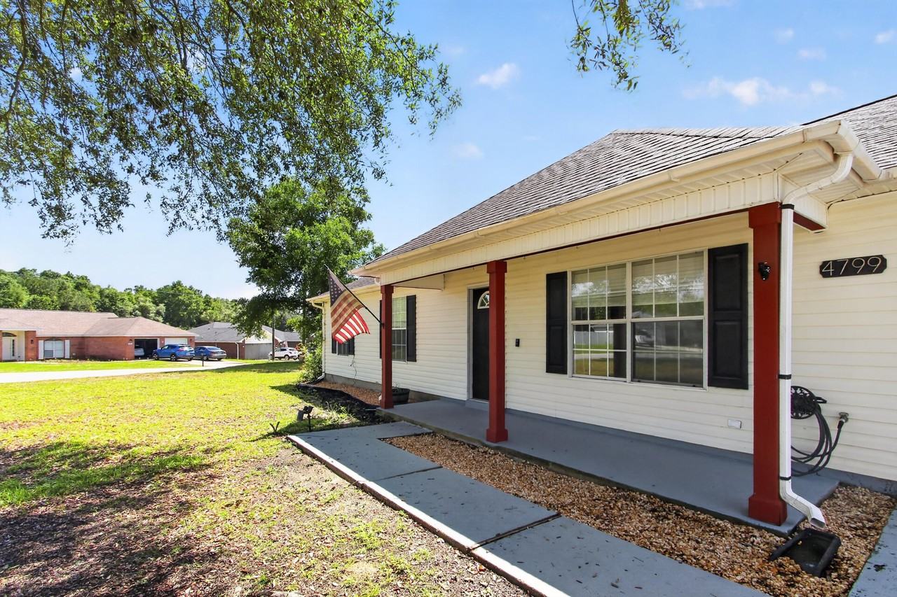 4799 Coronado Cir - Photo 3 of 37