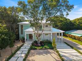 featured image of 114 Royal Ln