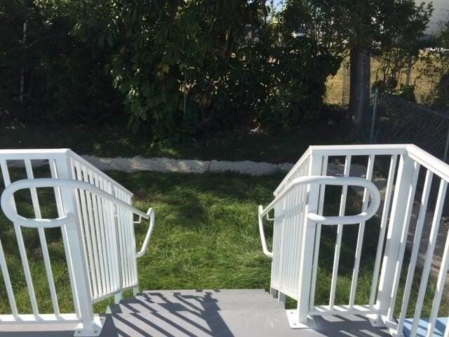 265 15th Street Ocean #B - Photo 3 of 17