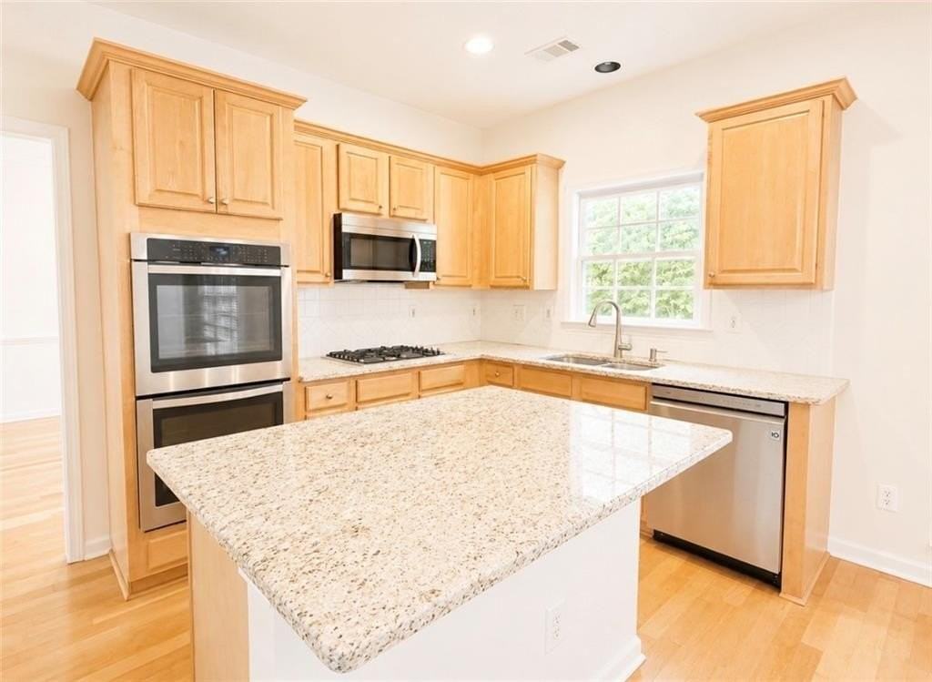 7430 Bronson Way - Photo 5 of 19