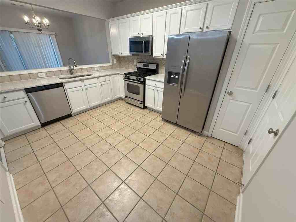 13340 Marrywood Ct - Photo 2 of 30