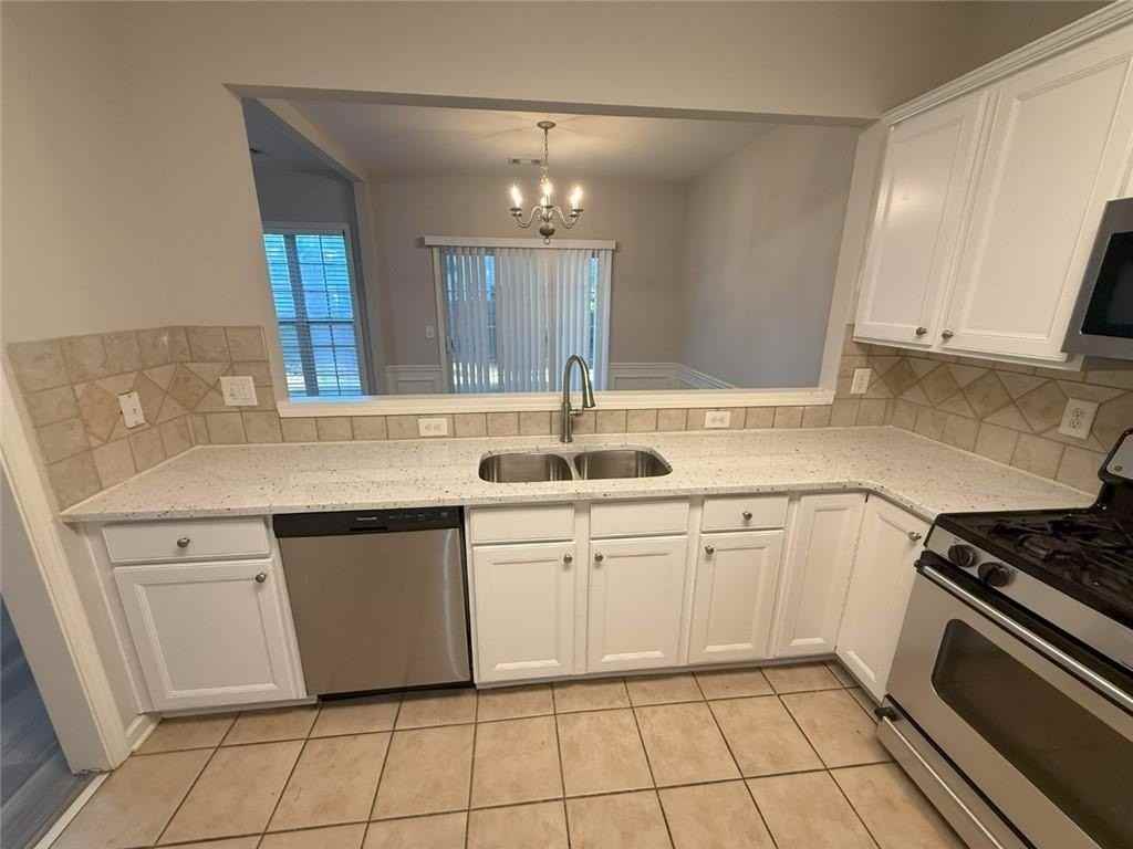 13340 Marrywood Ct - Photo 4 of 30