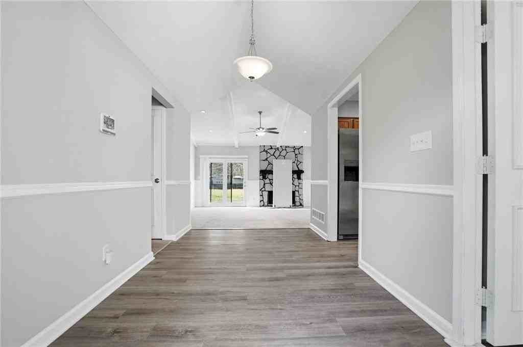 161 Brookfield Dr - Photo 2 of 41
