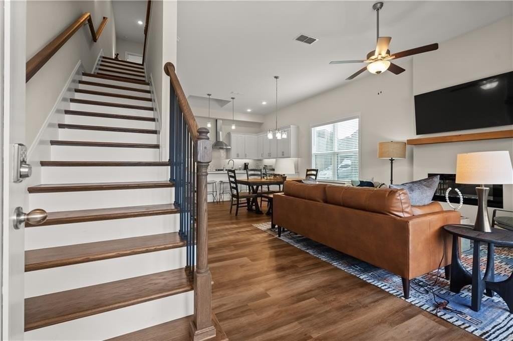 637 Stickley Oak Way - Photo 6 of 44