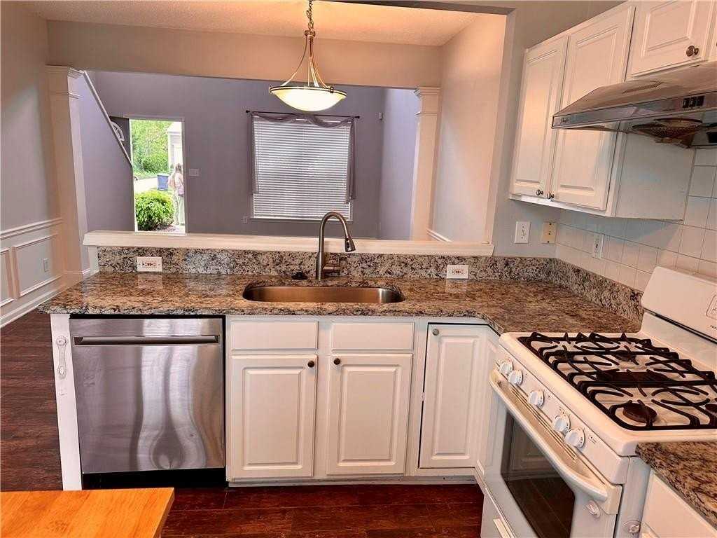 6004 Falling Water Ct - Photo 5 of 22