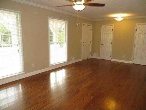 2366 Fairview Rd Se - Photo 3 of 17
