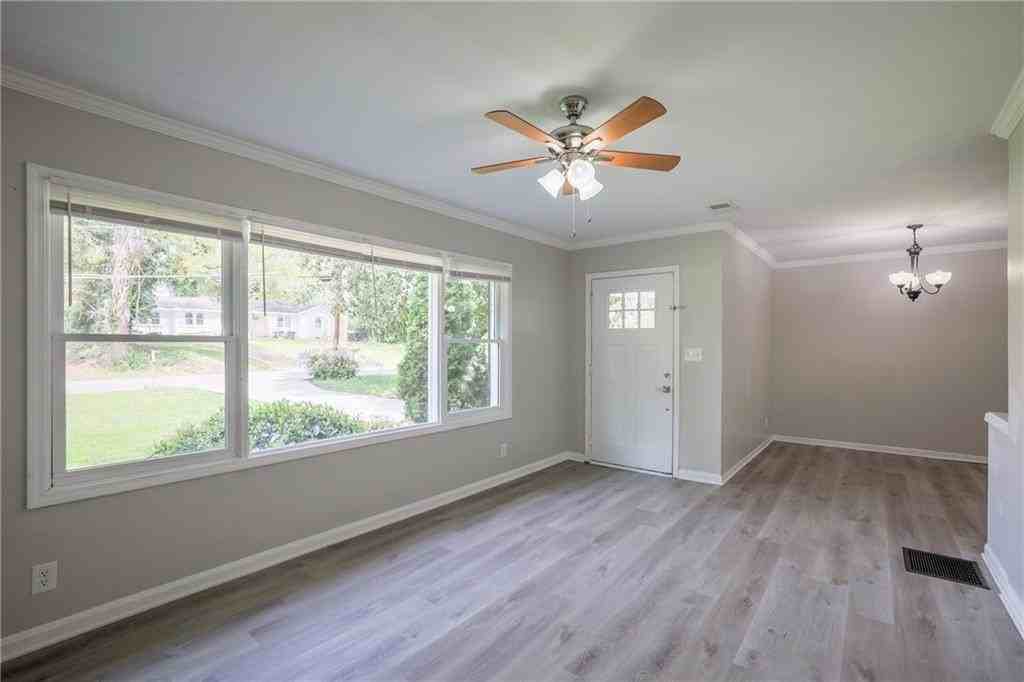 2945 Belvedere Ln - Photo 3 of 23