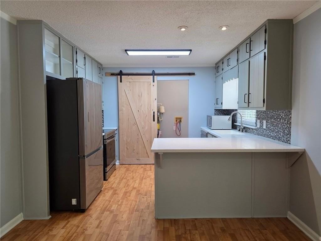 102 Park Place Dr - Photo 3 of 16