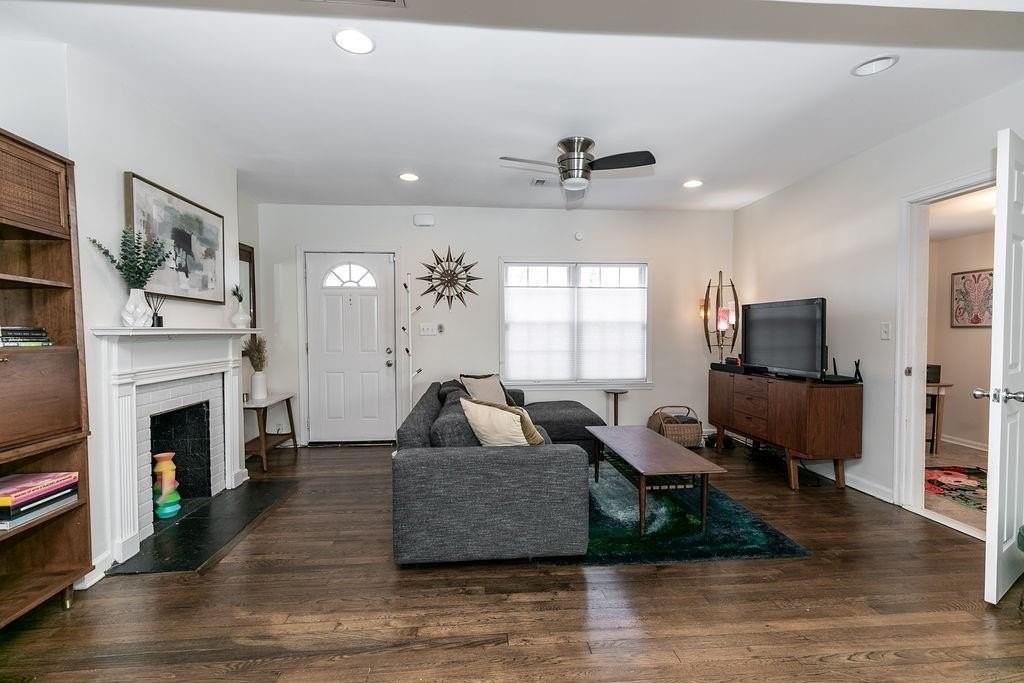 518 Erin Ave Sw - Photo 4 of 42
