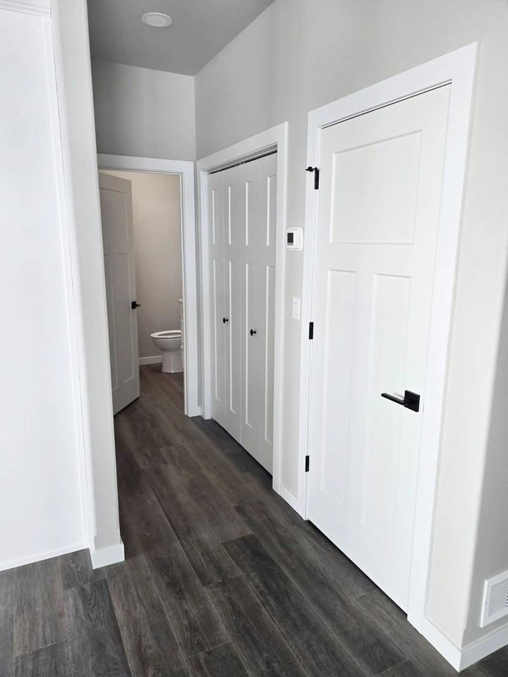 Paradise Valley Townhomes & Apartments - Photo 3 of 9