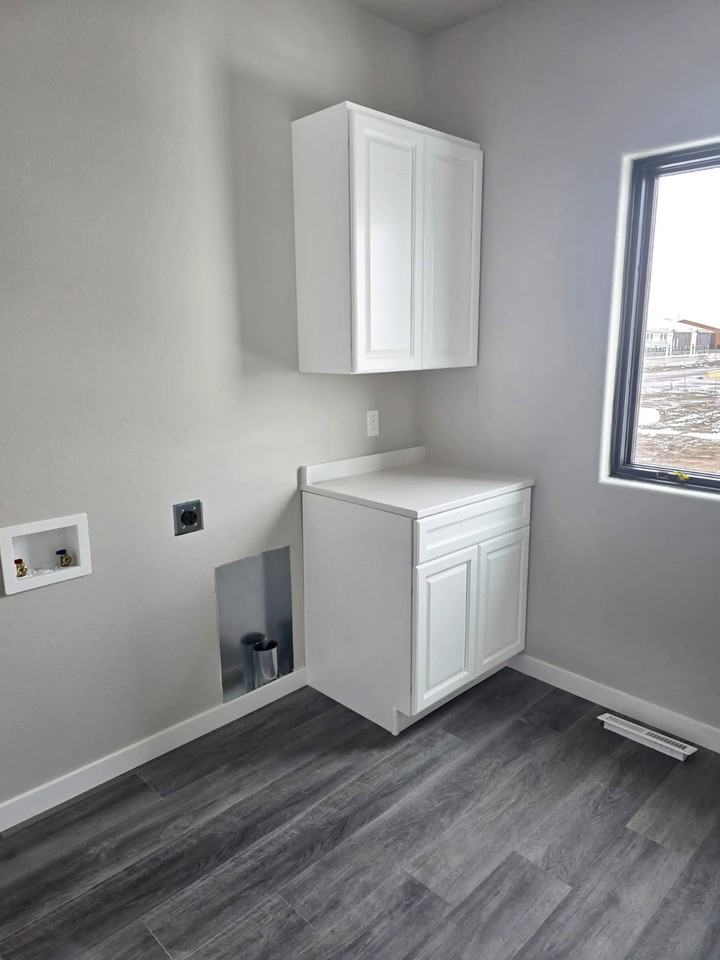 Paradise Valley Townhomes & Apartments - Photo 4 of 9