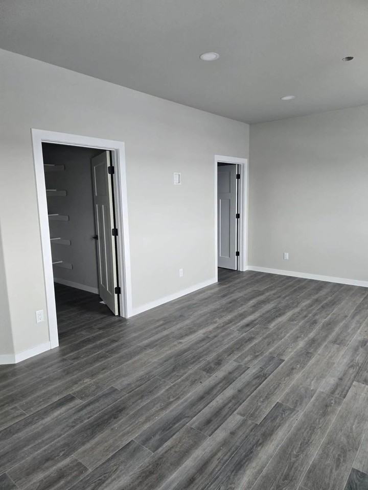 Paradise Valley Townhomes & Apartments - Photo 5 of 9