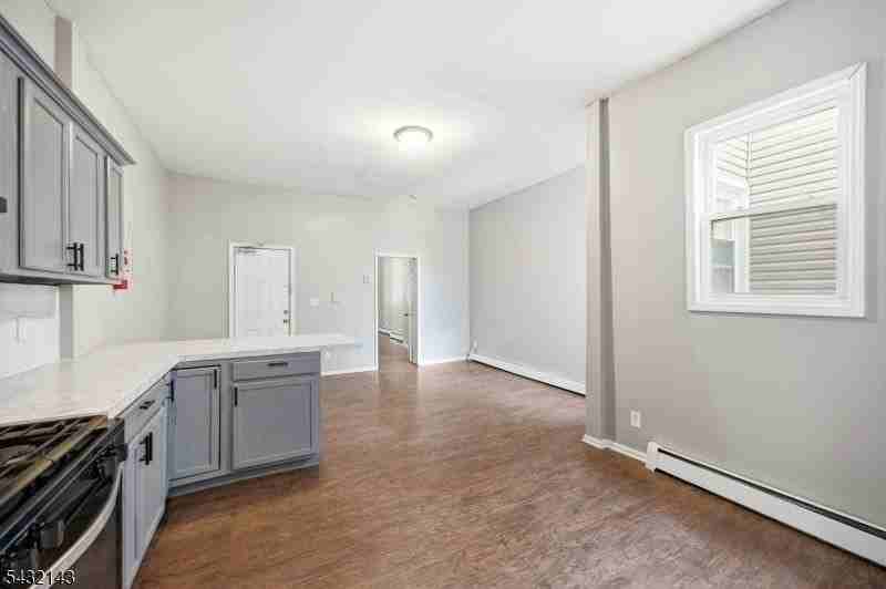 169 Mount Prospect Ave - Photo 2 of 15