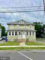 featured image of 25 College Ave #B