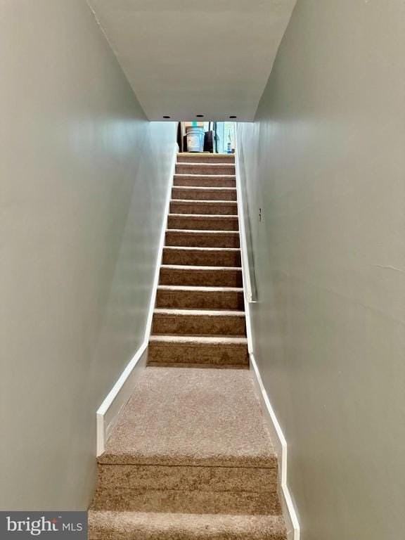 25 College Ave #B - Photo 5 of 11