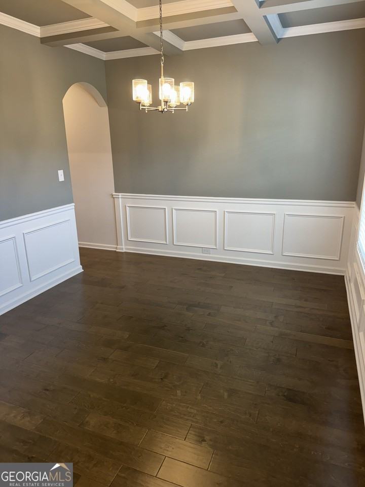 1082 Victorian Blvd - Photo 3 of 15