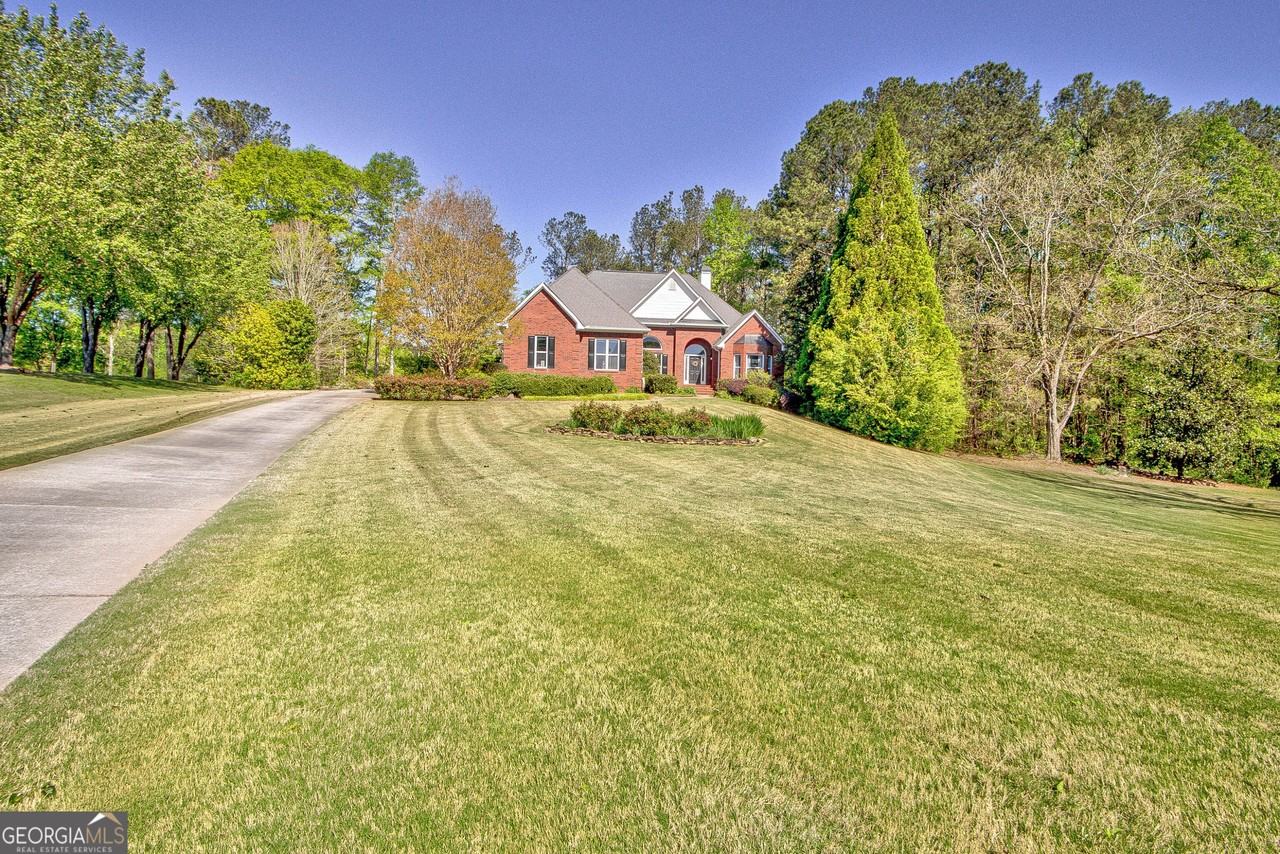 140 Lake Park Ct - Photo 3 of 50