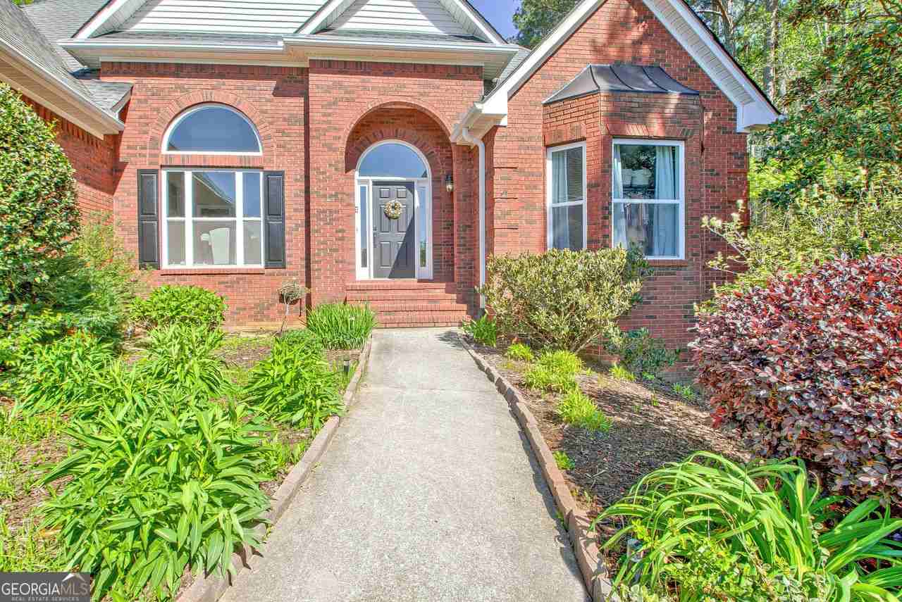140 Lake Park Ct - Photo 6 of 50