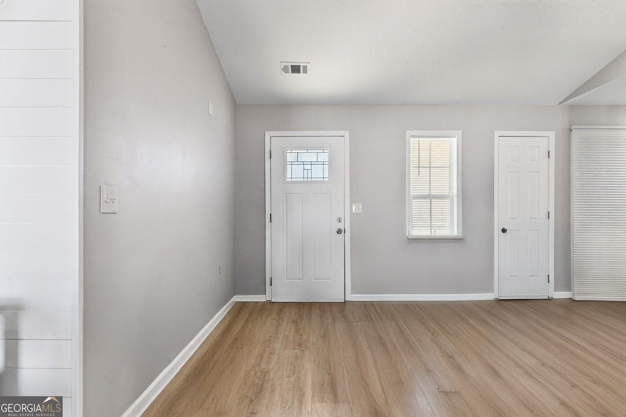 5720 Crow Dr - Photo 6 of 24