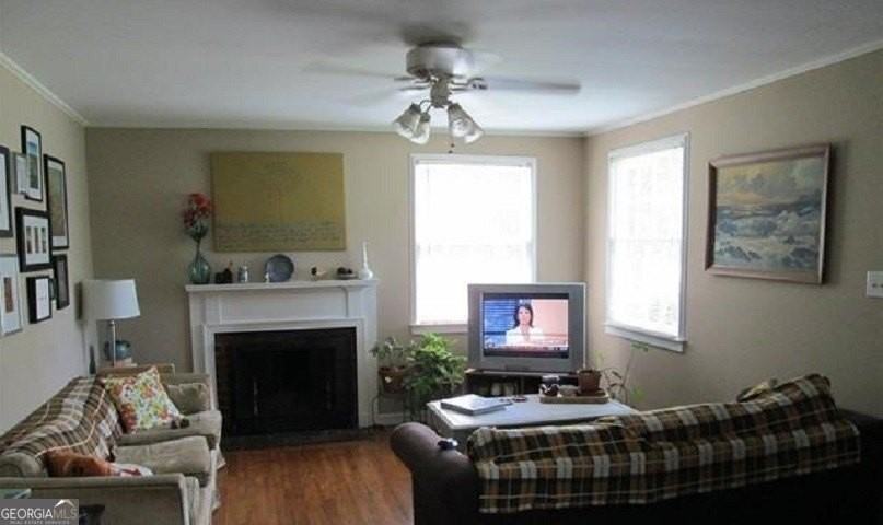 2285 Elmridge Dr - Photo 2 of 9