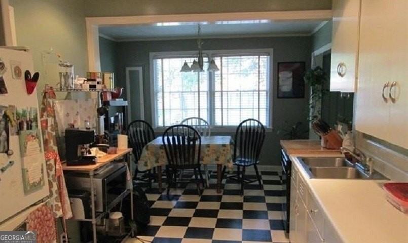 2285 Elmridge Dr - Photo 3 of 9