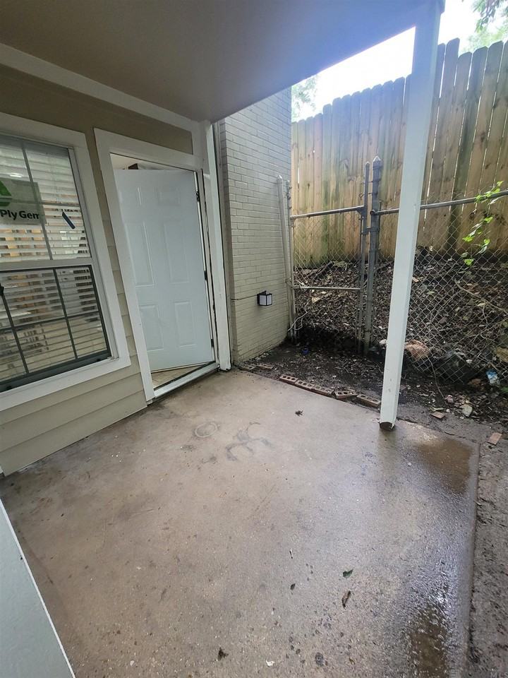 277 Chatsworth St - Photo 7 of 7