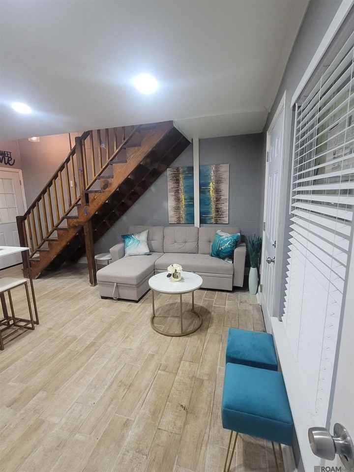 281 Chatsworth St - Photo 3 of 7