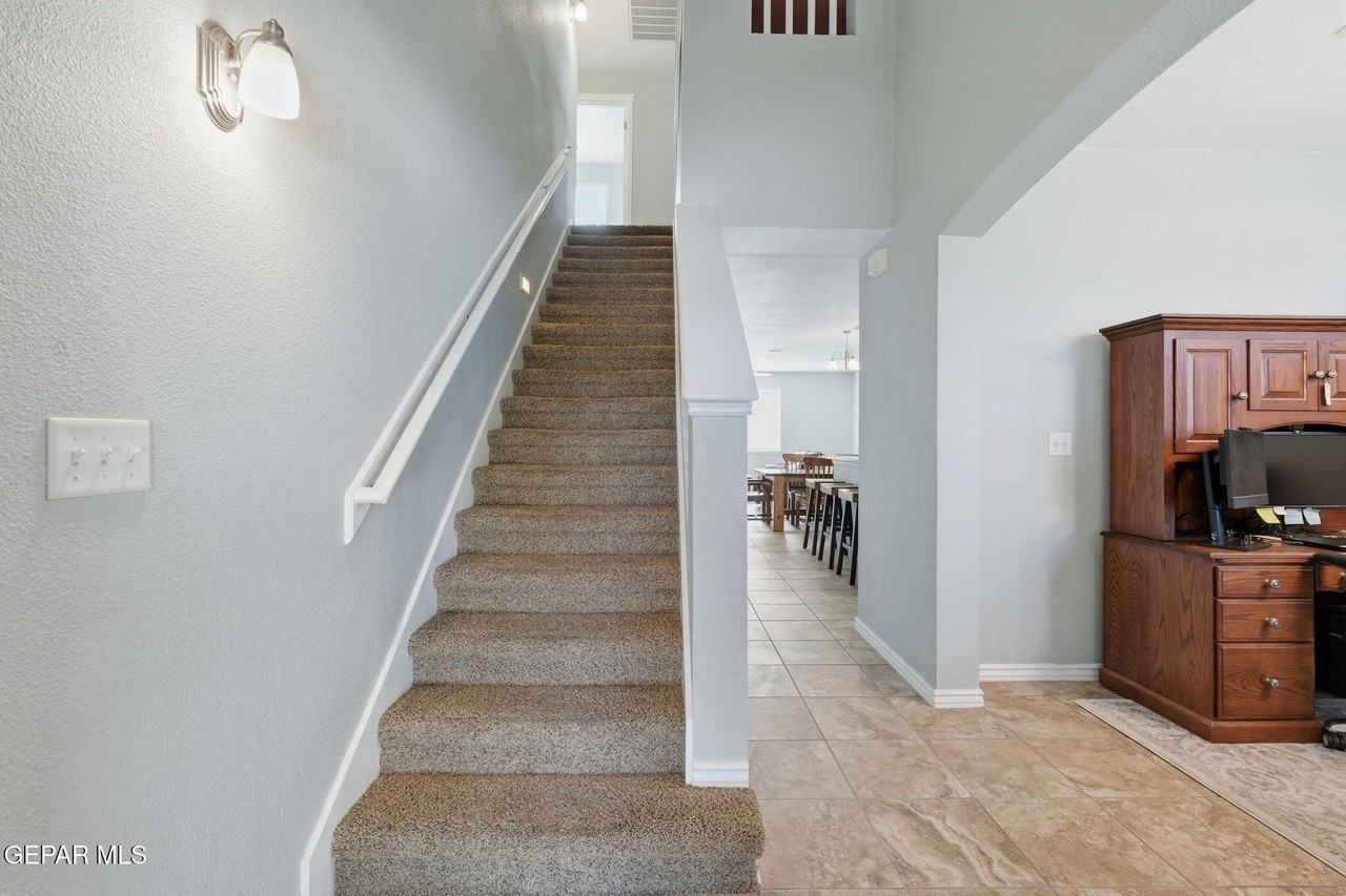 2420 Playa Pt - Photo 2 of 30