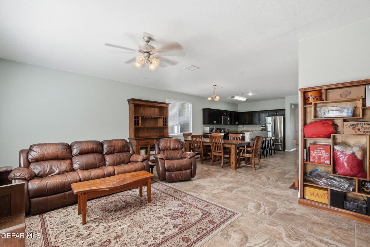 2420 Playa Pt - Photo 6 of 30