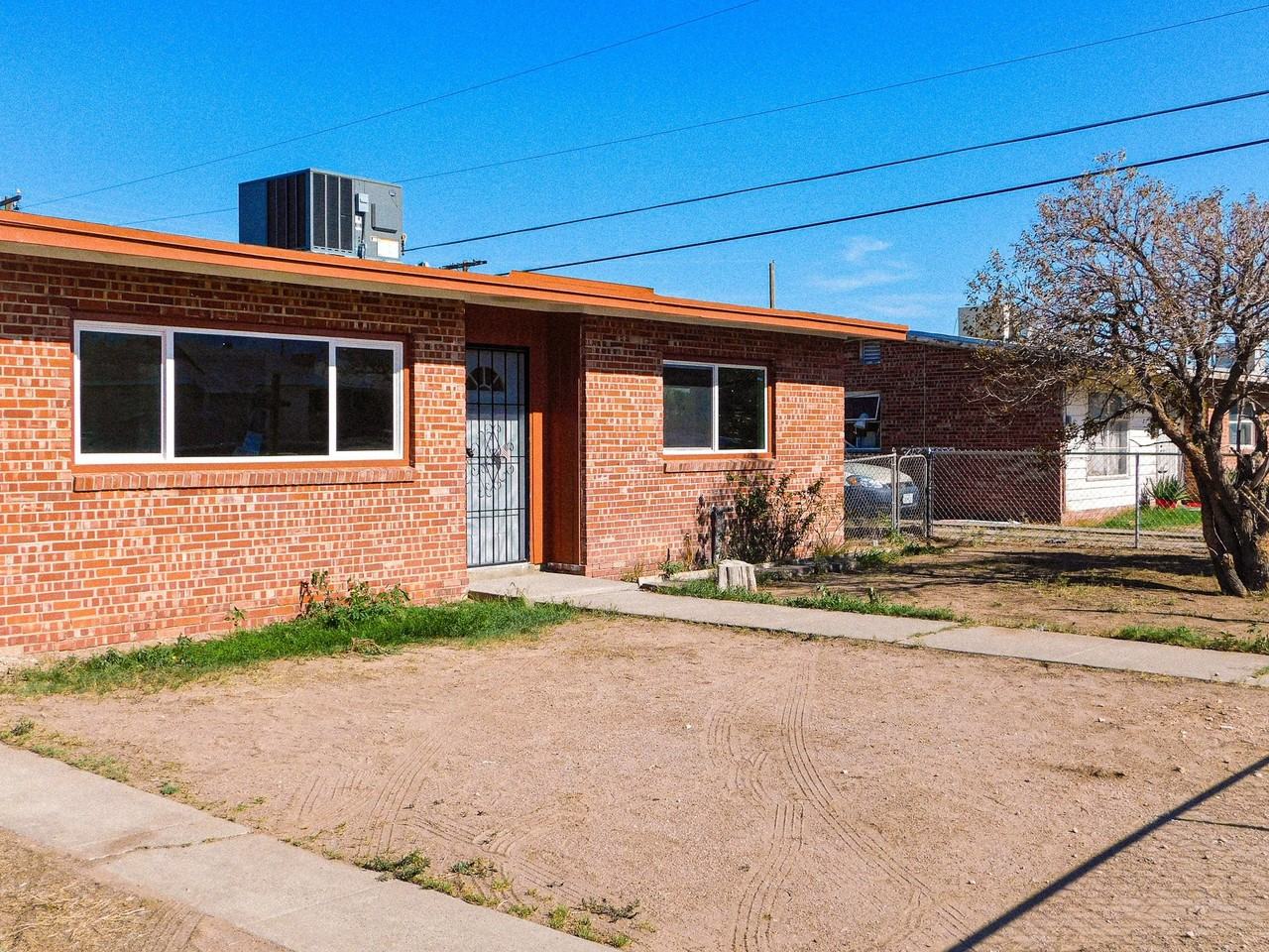8308 Capitan Cir - Photo 2 of 24
