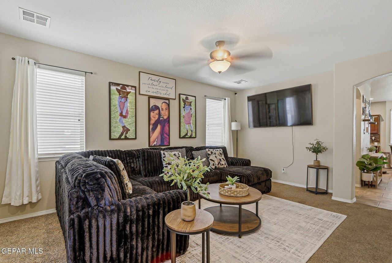 14448 Fernando Zubia Ave - Photo 6 of 41